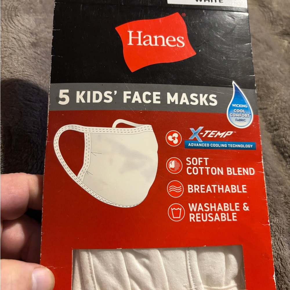 Hanes White Face Masks with X-Temp Technology ages 5-12 . New 5pk